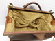 Delcampe - *ANCIEN SAC De MEDECIN CUIR SAC DE VOYAGE COLLECTION état SORTI De GRENIER   E - Leather Goods 