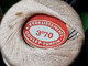 Delcampe - Lot 20 Anciens ROULEAUX FIL à Coudre Couturière Mercerie "neuf De Stock" - étiquette Prix GOULET TURPIN - Vers 1950 - Dentelles Et Tissus