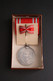 Delcampe - WW2 Japón Medalla De Plata Cruz Roja Imperial Japonesa + Aguja + Caja 1939-1945. - Autres & Non Classés