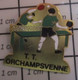 1315a Pin's Pins / Beau Et Rare / SPORTS / TENNIS DE TABLE  PING-PONG ORCHAMPSVENNE - Tennis De Table