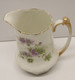 *JOLI ANCIEN POT A LAIT CREMIER PORCELAINE De LIMOGES Décor Fleurs Mauves  E - Limoges (FRA)