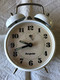 Vintage Réveil HANGARTER Système Mécanique Métal Blanc Fonctionnel - Alarm Clocks