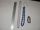 Lot De 2 Colliers Et Un Bracelet. - Necklaces/Chains