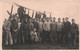 Photographie - Militaria - Aviation - Avion Ancien Avec Soldat - Photo De Groupe - Carte Postale Ancienne - Fotografia