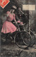 ¤¤   -  Lot De 2 Cartes Fantaisies   -  Fillettes Et Couple Sur Des Vélos   -  Bicyclette   - - Other & Unclassified