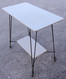 Delcampe - *TABLE DESSERTE VINTAGE FORMICA CLAIR Couleur PEU COURANTE Pieds EIFFEL 1960    E - Tables & Guéridons
