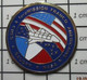 512c Pin's Pins / Beau Et Rare / ESPACE / MISSION NASA NAVETTE CHALLENGER PATRICK BAUDRY - Espacio