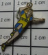 1615B Pin's Pins / Beau Et Rare / SPORTS / HAND-BALL MASCULIN CRETEIL TIR EN SUSPENSION - Handball