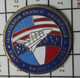 312c Pin's Pins / Beau Et Rare / ESPACE / CNES MISSION NASA NAVETTE CHALLENGER PATRICK BAUDRY - Spazio