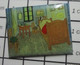 312B Pin's Pins / Beau Et Rare / PERSONNES CELEBRES / LA CHAMBRE DE VAN GOGH A ARLES - Espace