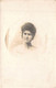 PHOTOGRAPHIE - FEMME BRUNE - CHEMISIER BLANC - CARTE POSTALE ANCIENNE - Photographie