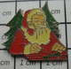 812d Pin's Pins / Beau Et Rare / NOEL / PERE NOEL SAPIN CADEAU - Weihnachten