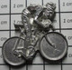 312c Pins Pin's / Rare & Belle Qualité SPORTS / GRAND PIN'S ARTISANAL EN ETAIN CYCLISME VELO DANSEUSE - Esgrima