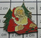 413h Pin's Pins / Beau Et Rare / NOEL / PERE NOEL SAPIN CADEAU CADEAU GROS NOEUD - Kerstmis