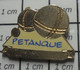 414c Pin's Pins / Beau Et Rare / SPORTS / BOULE ET COCHONNET PETANQUE - Bowls - Pétanque