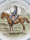 *2 ASSIETTES HB & Cie Terre De Fer CAVALIERS N° 10 CHOISY Le ROI COLLECTION   E - Choisy Le Roi (FRA)