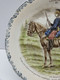 Delcampe - *2 ASSIETTES HB & Cie Terre De Fer CAVALIERS N° 10 CHOISY Le ROI COLLECTION   E - Choisy Le Roi (FRA)