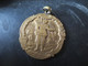 PENDENTIF - RAMASSEUSE  DE COQUILLAGES - Volksschmuck