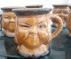 Delcampe - Pichet Anthropomorphe Toby 5 Tasses En Céramique Portugal. A C Peirera. - Jugs