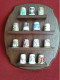 Set: 20 Thimbles And A Wooden Case - Dés à Coudre