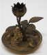 Delcampe - -ANCIEN PETIT BOUGEOIR A MAIN FLEUR BRONZE COLLECTION DECO BOUGIE   E - Kandelaars, Kandelaars & Kandelaars