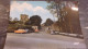 Oradour-sur-Glane - Entrée Du Vieil Oradour Avec Voitures Années 60 : 2CV, DS CITROEN ORANGE , 404, Coccinelle - Oradour Sur Glane