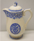 Delcampe - -CAFETIERE VERSEUSE CERAMIQUE GIEN Modèle ROUEN Ou DELFT BLEU BOUTON DAUPHIN    E - Gien (FRA)