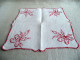 Lot Napperons Serviettes Brodés Main Rouge Sur Coton Lin Blanc Motif Cerise Amande.Voir Détail. - Tapetes