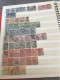 Delcampe - 3 CLASSEURS  De TIMBRES  DIVERS  PAYS  Principalement  EUROPE  - Toutes Les Photos Ne Sont Pas Faites - Vrac (min 1000 Timbres)