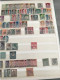 Delcampe - 3 CLASSEURS  De TIMBRES  DIVERS  PAYS  Principalement  EUROPE  - Toutes Les Photos Ne Sont Pas Faites - Vrac (min 1000 Timbres)