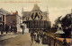 BELGIQUE - MONS - L'église Ste Waudru Et Le Monument Dolez - Animée - Carte Postale Ancienne - Mons