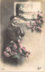 FANTAISIE - Homme - Portrait - Costume - Fleurs - Carte Postale Ancienne - Men