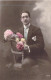 FANTAISIE - Homme - Portrait - Fleurs - Costume - Vive S. Marie - Carte Postale Ancienne - Uomini