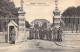 MILITARIA - STENAY - Caserne Chanzy - Porte D'honneur - 120è RI - Carte Postale Ancienne - Oorlogsbegraafplaatsen