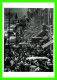 NEW YORK CITY, NY - RUSH HOUR, FIFTH AVENUE, 1953 - ANDREAS FEINIBGER, 1906 - THE METROPOLITAN MUSEUM OF ART - - Museen
