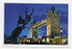 AK 131370 ENGLAND - London - Statue Vor Der Tower Bridge - River Thames