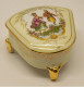 Delcampe - -JOLIE ANCIENNE BOITE BONBONNIERE PORCELAINE LIMOGES Marquis Marquise 3 Pieds  E - Limoges (FRA)