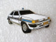 PIN'S    FORD   FIESTA   GENDARMERIE    LUXEMBOURG   Email Grand Feu   DEHA - Ford