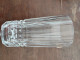 Joli Vase Val Saint Lambert En Cristal. Hauteur: 20 Cm - Vazen