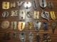 Delcampe - Env. 142 INSIGNES INSIGNE MILITAIRE DRAGO FRAISSE PINS TROUPES ARMEE COLLECTION LOT - Autres & Non Classés