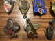 Delcampe - Env. 142 INSIGNES INSIGNE MILITAIRE DRAGO FRAISSE PINS TROUPES ARMEE COLLECTION LOT - Autres & Non Classés