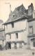 Concarneau     29         Ville Close. Vieille Maison Sur La Place    N°839  (voir Scan) - Concarneau