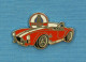 1 PIN'S //  ** L'" AC COBRA " VOITURE DE SPORT / 1960-1970 / MOTEUR V8 BOITE MANU 4 RAPPORTS FORD USA ** . (23/25) - Ford