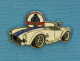 1 PIN'S //  ** L'" AC COBRA " VOITURE DE SPORT / 1960-1970 / MOTEUR V8 BOITE MANU 4 RAPPORTS FORD USA ** . (23/25) - Ford