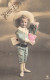 FANTAISIE - Enfant Au Chapeau Avec Des Jacinthes Et Une Enveloppe - Carte Postale Ancienne - Autres & Non Classés