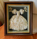 MINIATURE Framed Cream Taffeta And Lace Wedding Dress Collectible - 32 Cm X 26 Cm - Andere & Zonder Classificatie