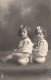 ENFANTS - Fillettes Assises Sur Le Pot -  Carte Postale Ancienne - Portraits