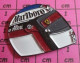 1015A Pin's Pins / Rare Et De Belle Qualité !!! SPORTS / CASQUE PILOTE F1 JEAN ALESI MARLBORO - Autorennen - F1