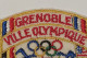 Écusson Des Jeux Olympiques De Grenoble 68; Objet Souvenir. - Habillement, Souvenirs & Autres