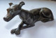 RARE ANCIENNE BELLE LOURDE SCULPTURE EN REGULE CHIEN LEVRIER JOLIS DETAILS BE - Sonstige & Ohne Zuordnung